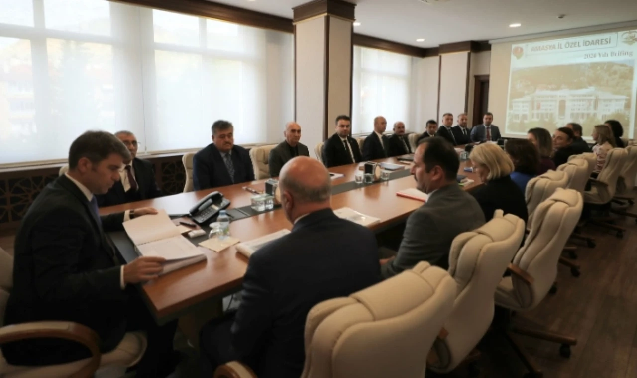 Bakan, Amasya İl Özel İdaresi Genel Sekreterliği'ni ziyaret etti