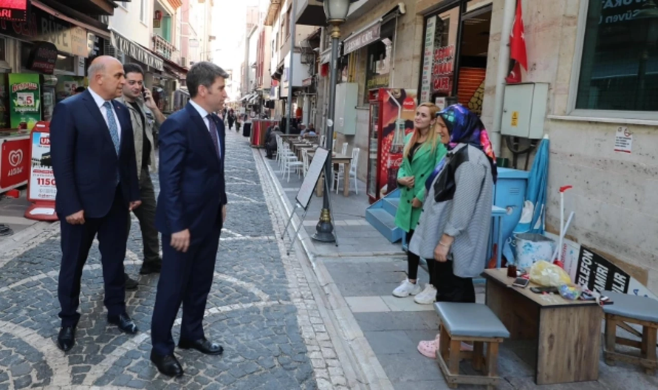 Bakan Minyatür Amasya Müzesi'nde incelemede bulundu