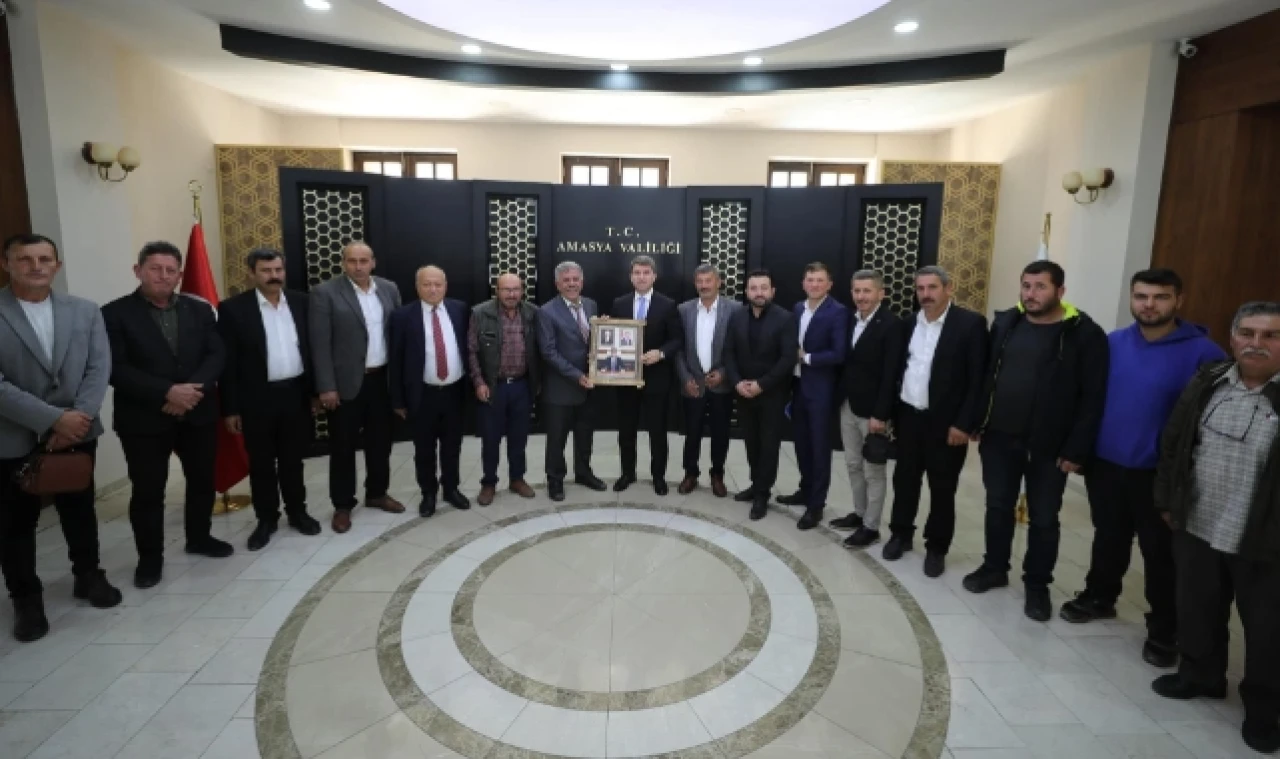 Muhtarlar Vali Bakan'ı ziyaret etti