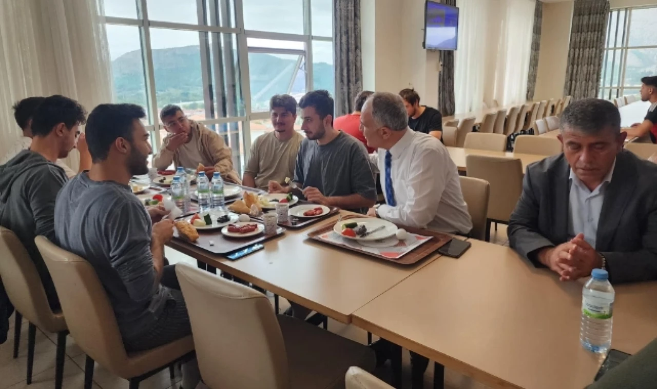 Sultan Beyazıd Yurt Müdürlüğü'nde incelemelerde bulundu