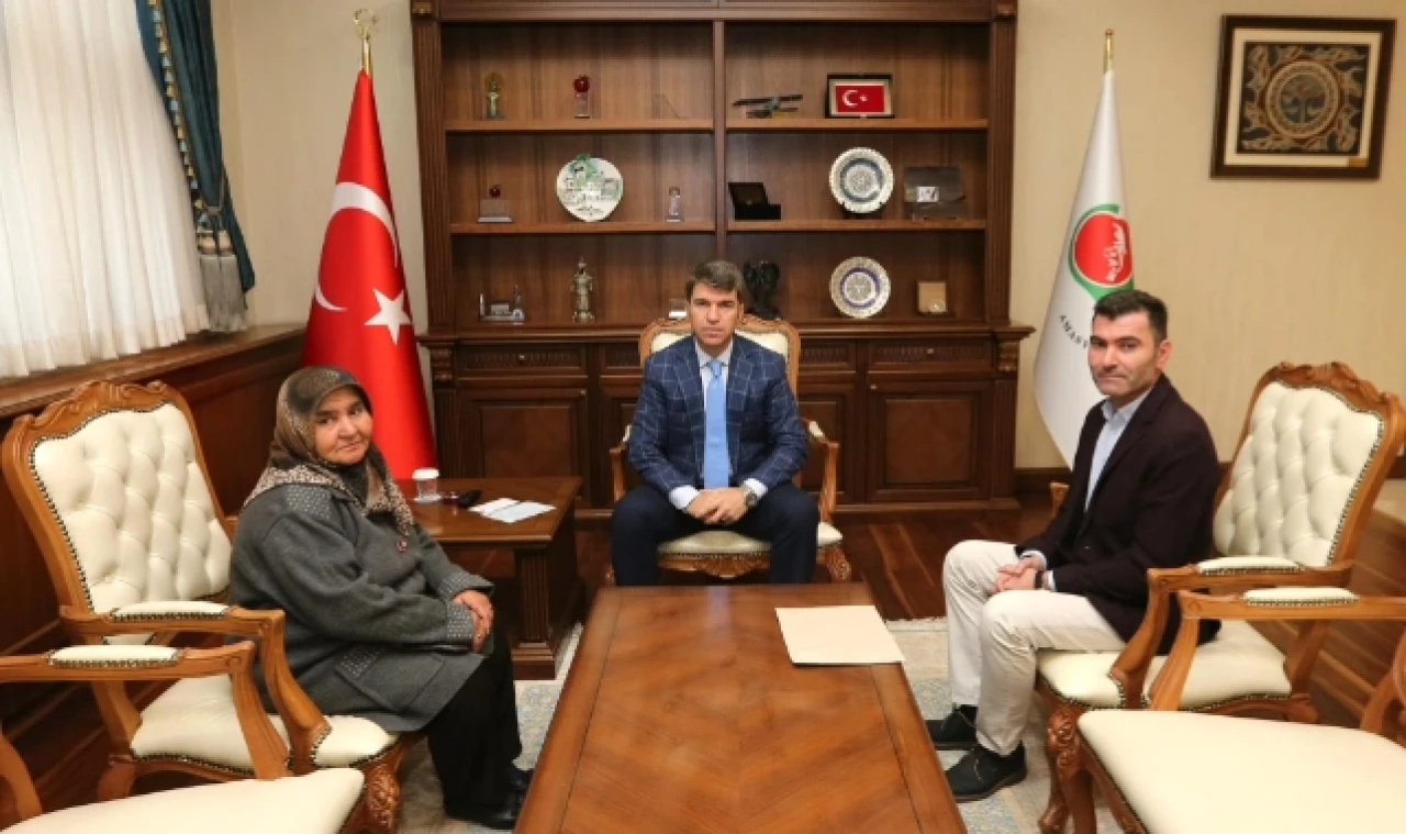 Vali Bakan, şehit ailesini makamında misafir etti