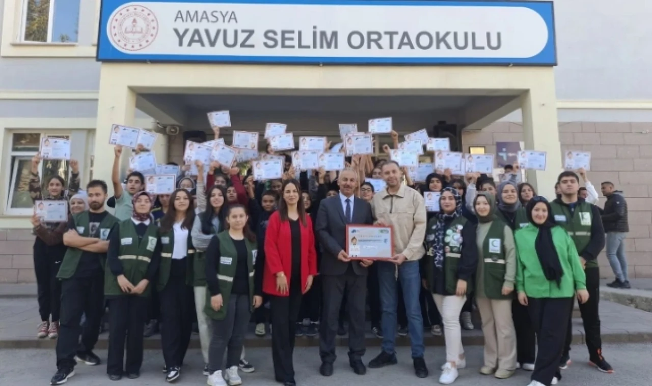 Yeşilay'dan öğrencilere bağımlılıkla mücadele eğitimi