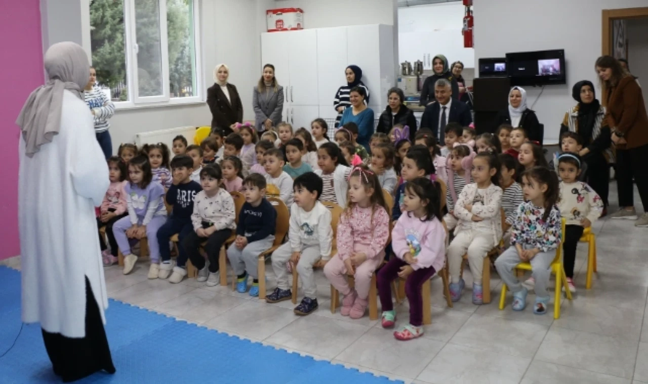 Katipoğlu minik öğrencilerle bir araya geldi