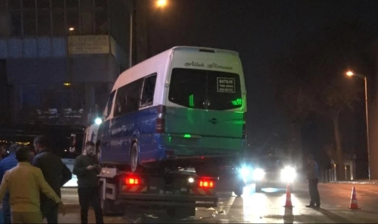 Otomobil ile dolmuş çarpıştı: 6 yaralı