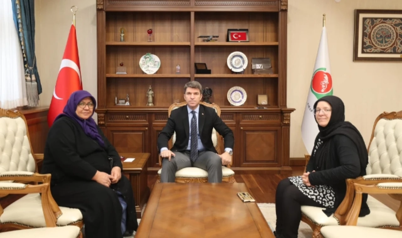 Vali Bakan, şehit ailelerini makamında misafir etti