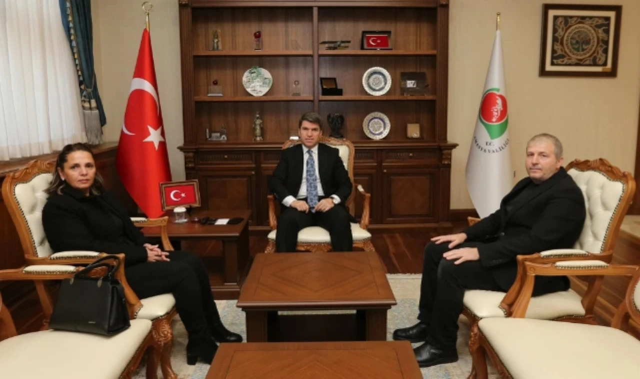 Vali Bakan, şehit ailesini makamında misafir etti