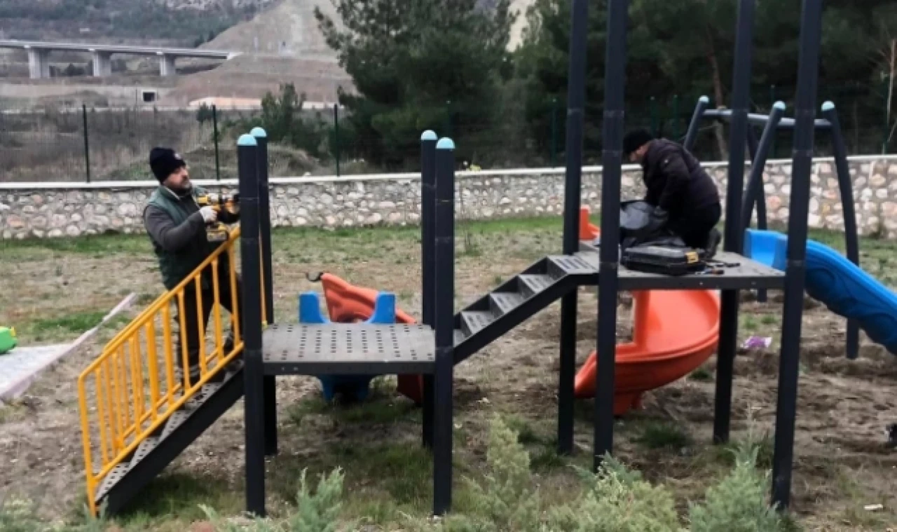 Amasya Belediyesi Parkları Yeniliyor