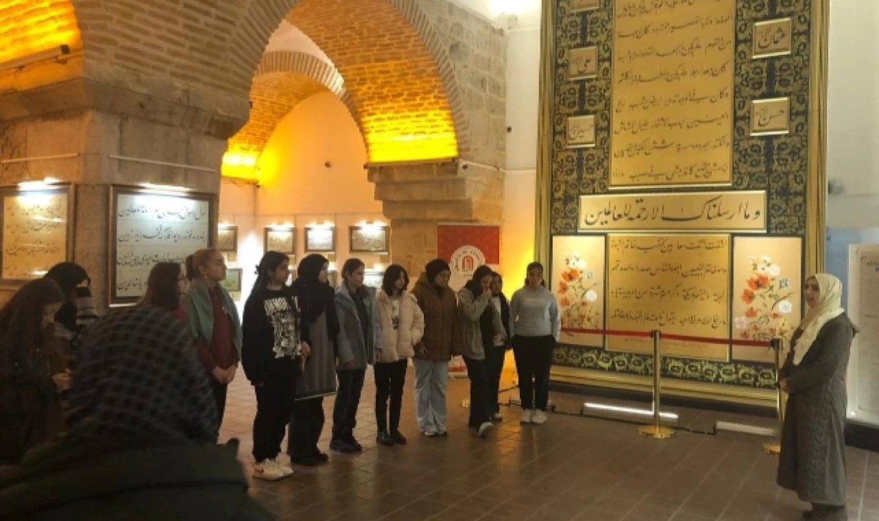 Amasya'da ortaokul öğrencilerine tanıtım gezisi düzenledi