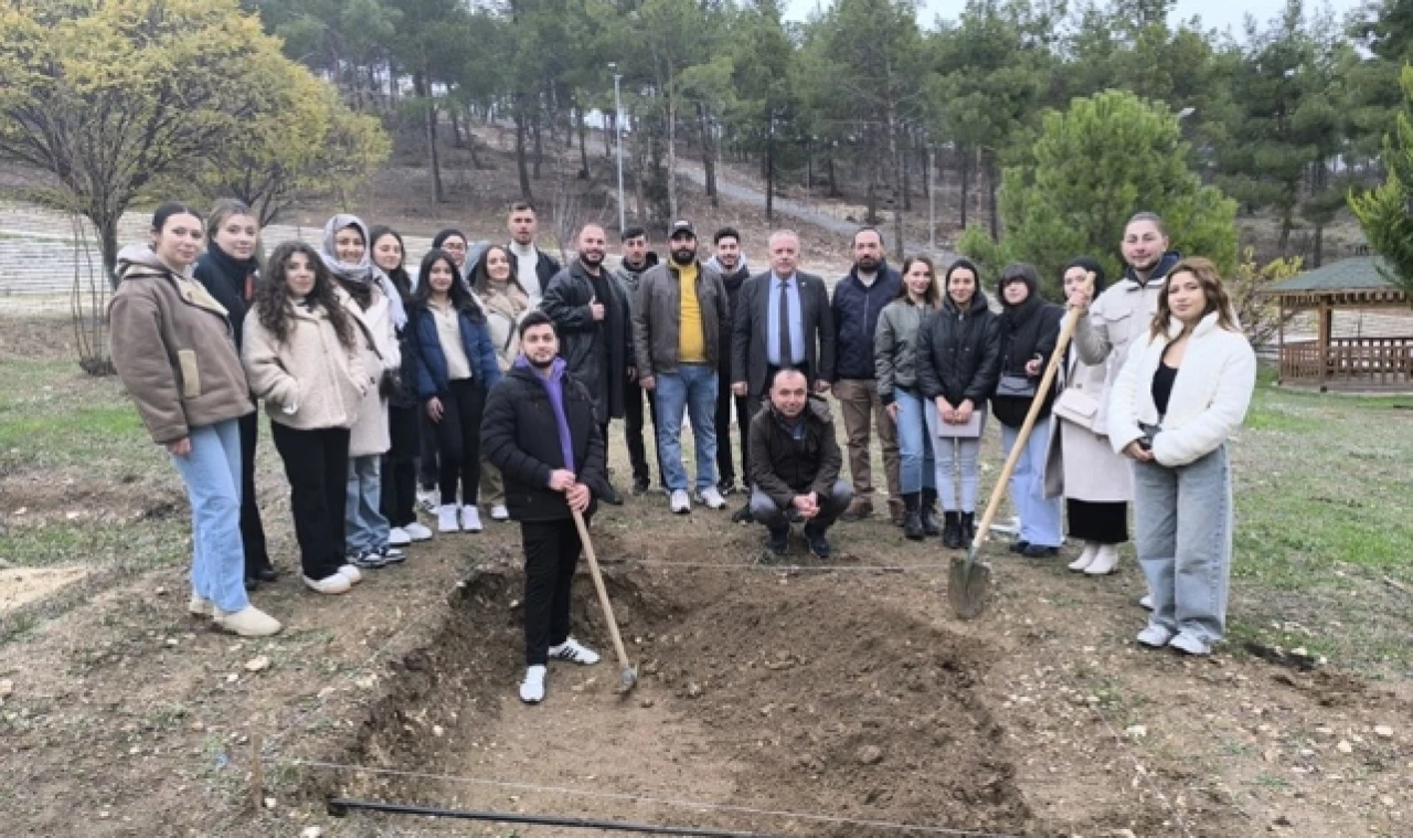 Arkeolojik kazı teknikleri dersi gerçekleştirildi