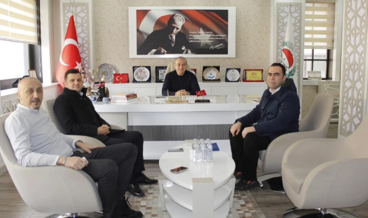 Başkan Kırlangıç misafirlerini ağırladı