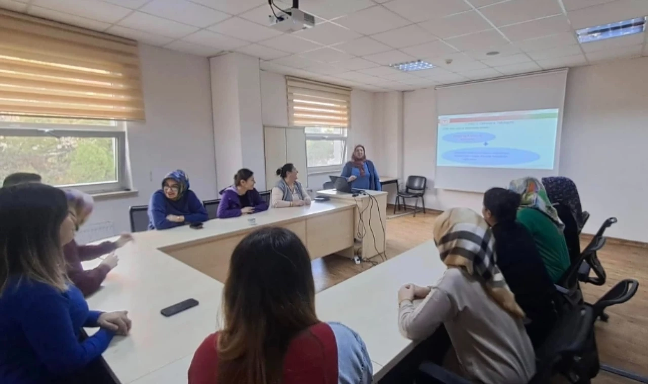 Cinsel Yolla Bulaşan Hastalıklar Sunumu yapıldı