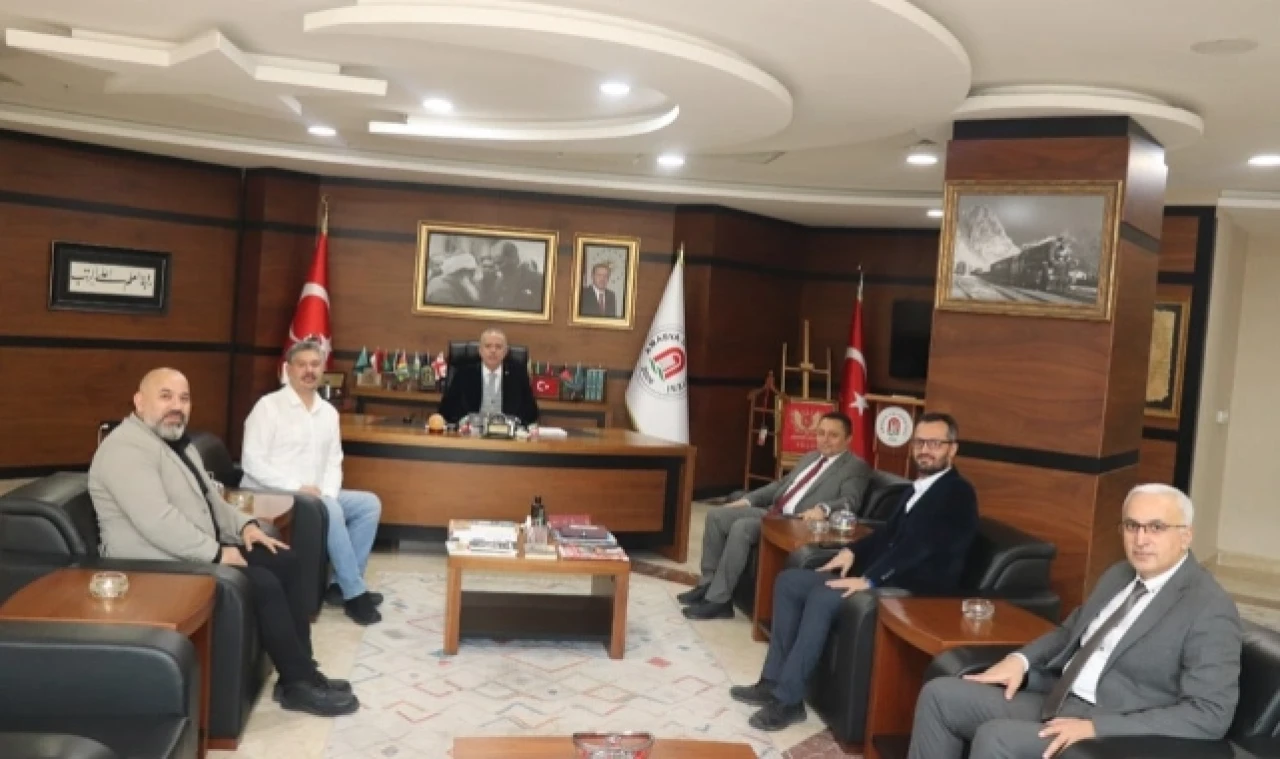 Rektör Turabi misafirlerini ağırladı