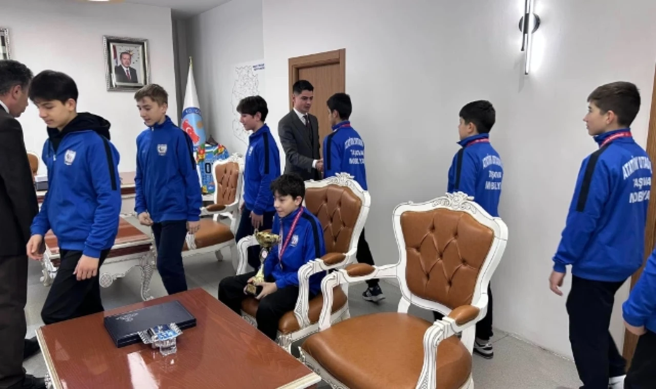 Hentbol'da İl Birincisi Taşova oldu