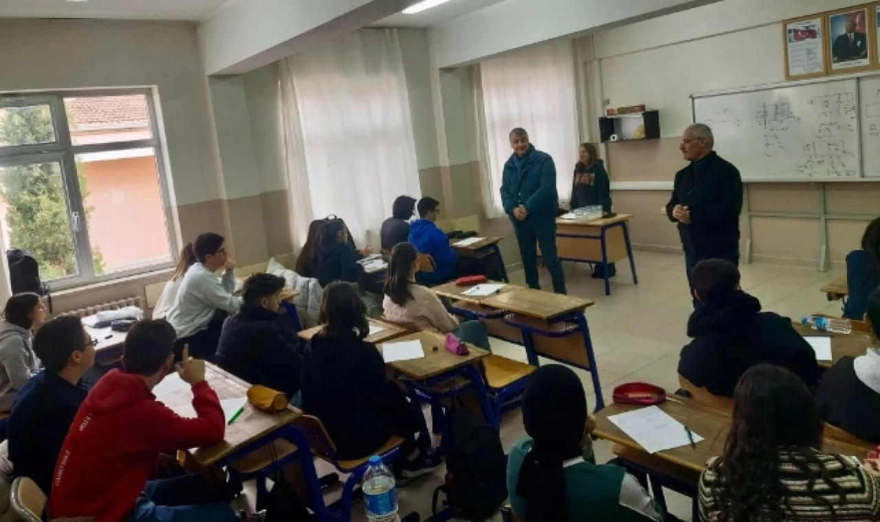 Katipoğlu, DYK incelemelerinde İrfanlı Anadolu Lisesi'ni ziyaret etti