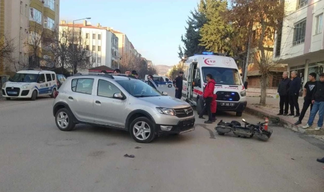 Merzifon'da otomobil elektrikli bisiklete çarptı: 1 yaralı