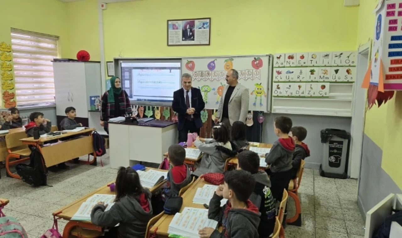 Müdür Davu, okul ziyaretlerine devam ediyor