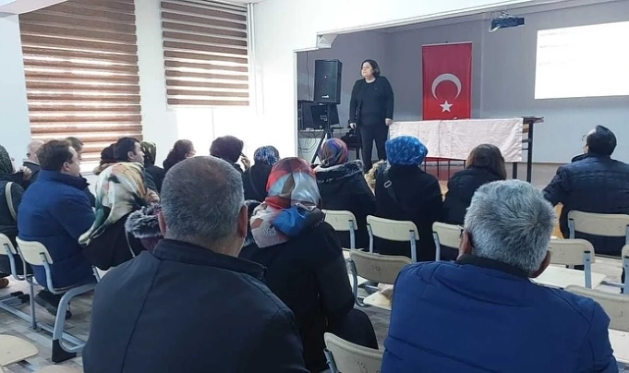 Okul Kantin ve Yemekhane Çalışanlarına Yönelik Hijyen Eğitimi Düzenlendi