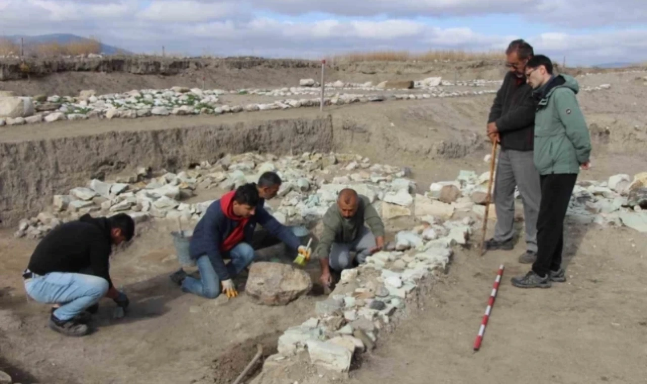 Oluz Höyük Kazılarında 2.600 Yıllık Keşif