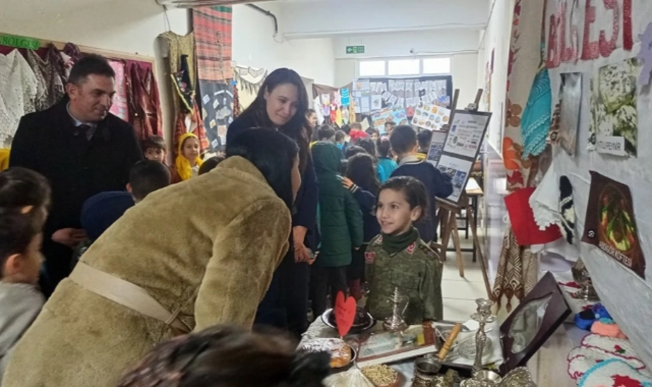 Turan, miniklerin kermesine katıldı