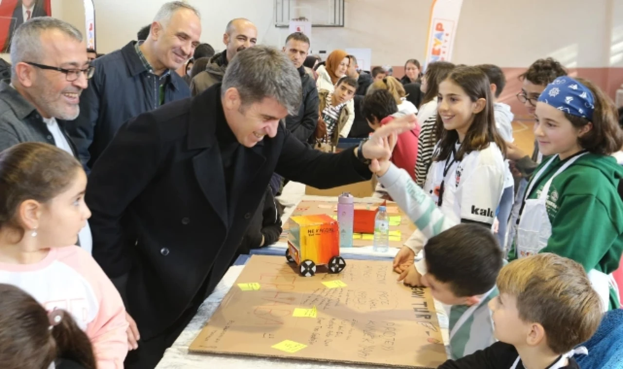 Vali Bakan Bilim Şenliğine katıldı