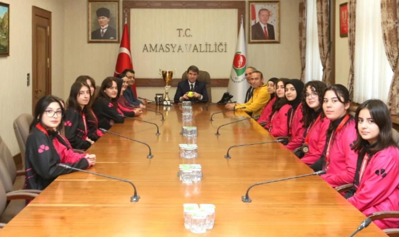 Vali Bakan Türkiye Şampiyonları ile buluştu