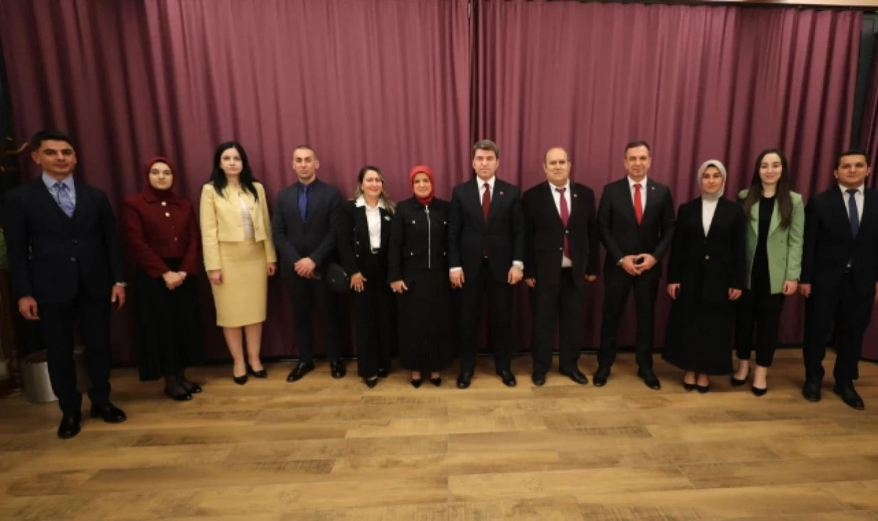 Bakan İdareciler Günü'nü Kutladı