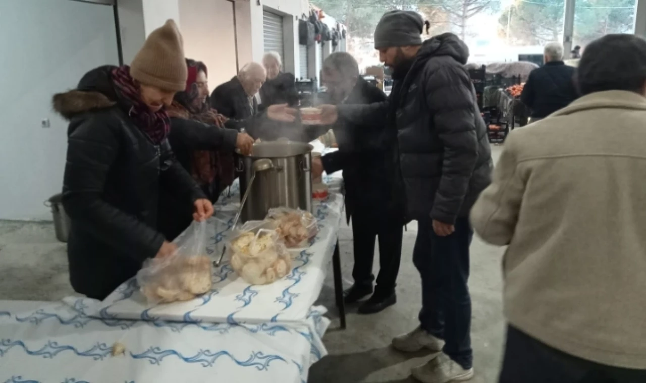 Başkan Özalp Çorba İkramına Devam Ediyor