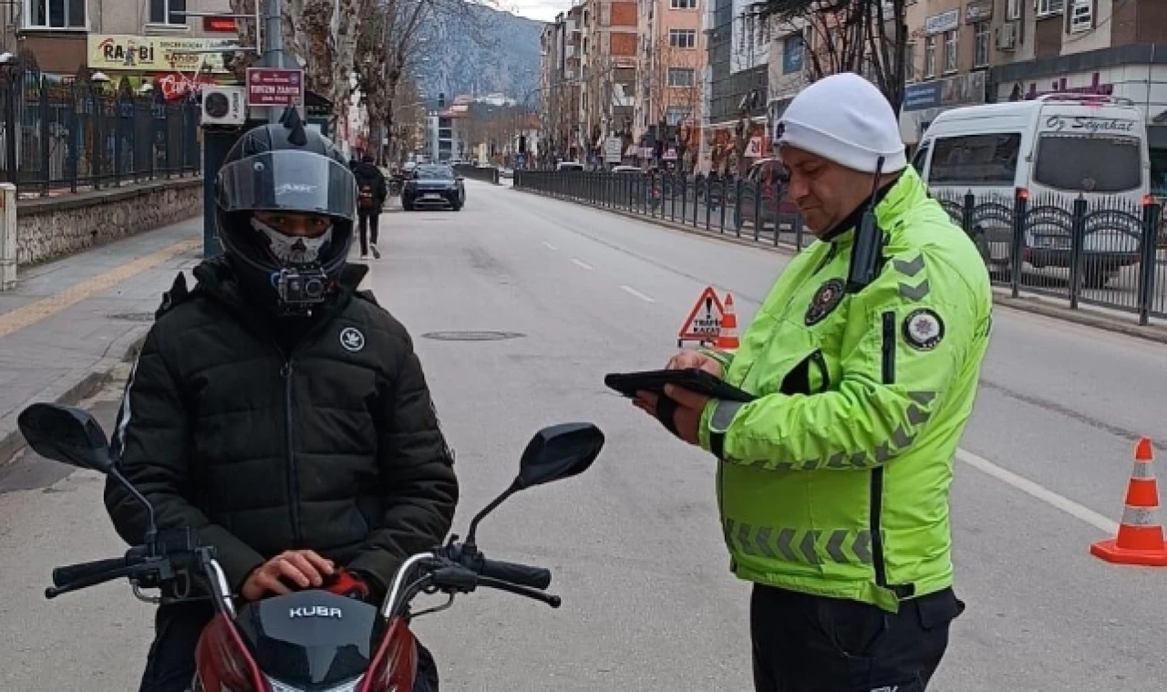 Emniyetten kask denetimi
