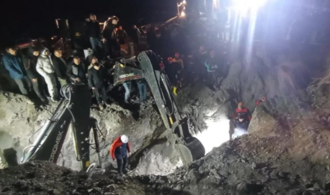 Göçük altında kalan 2 kişinin cansız bedenlerine ulaşıldı