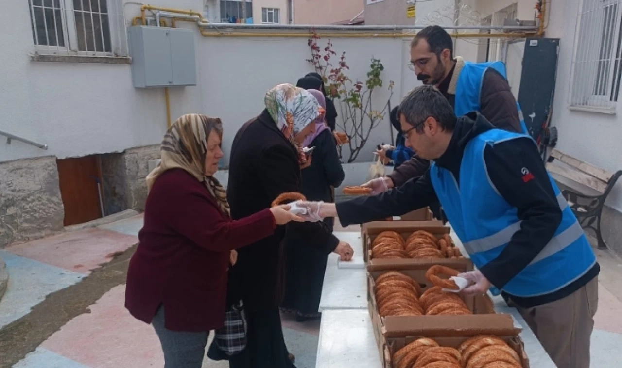 Hacıköy Belediyesi’nden Kandil ikramı