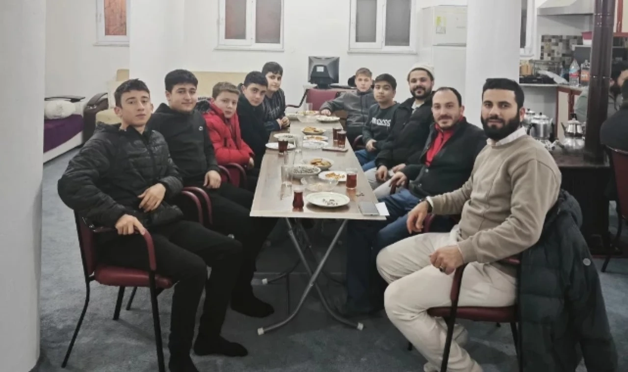 Hamit Kaplan Camii Gençlik Merkezi’nde Gençlik Buluşması