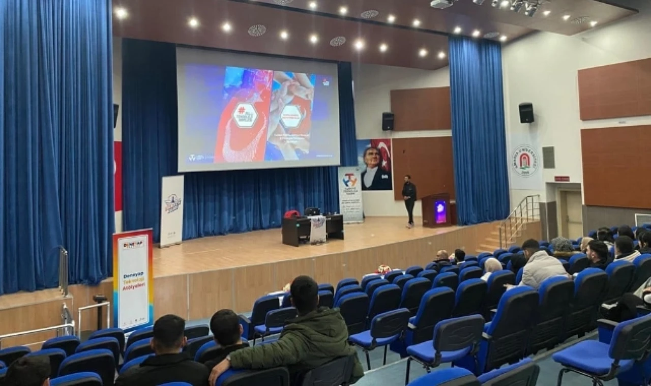 Öğrencilere TEKNOFEST Bilgilendirme Konferansı Gerçekleştirildi