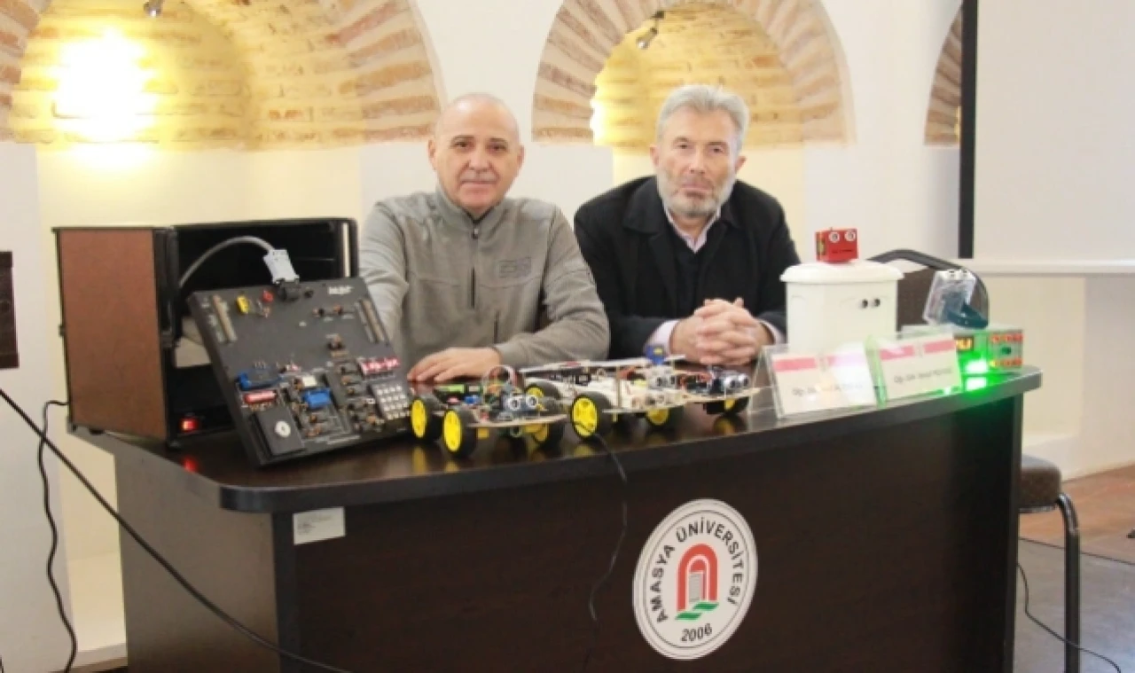 Üniversite Öğrencileri Projelerini Tanıttı