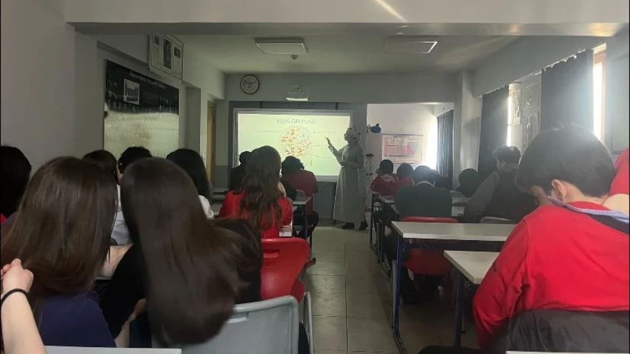Öğrencilere Sağlık Beslenme, diyabet ve fiziksel aktivite eğitimi