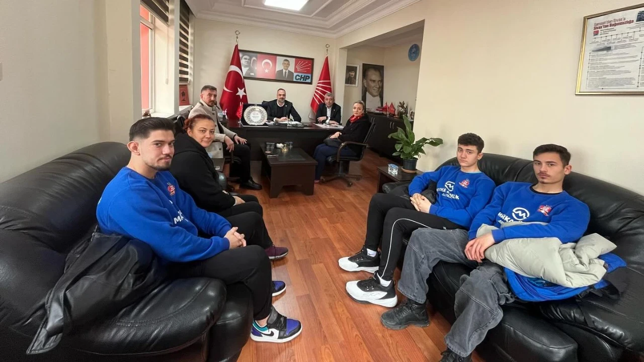 22 Haziran Hentbol Kulübü’nden CHP İl Başkanlığı’na Ziyaret