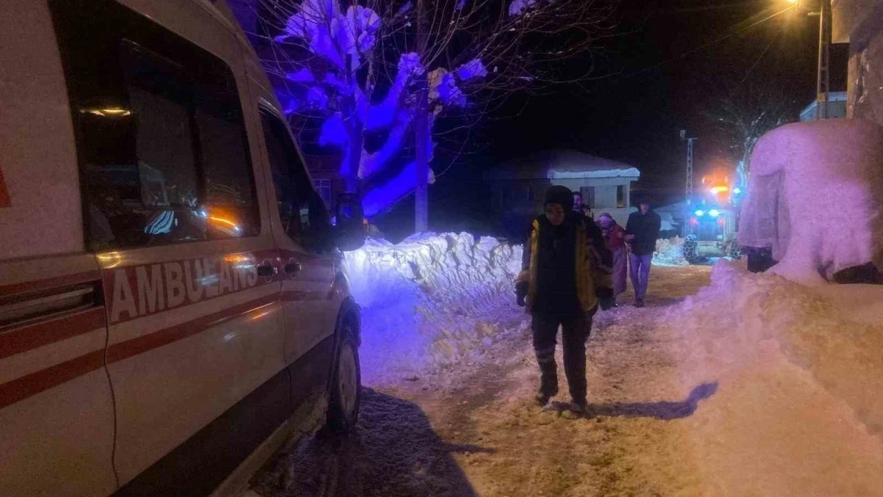 Belediye ekipleri, ambulansın hasta kadına ulaşması için seferber oldu