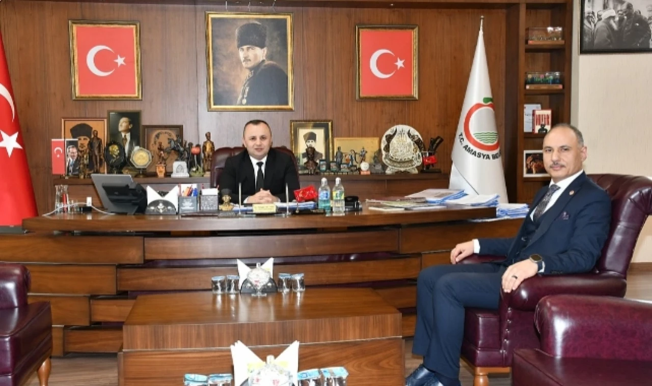 Başkan Sevindi, misafirlerini makamında ağırladı