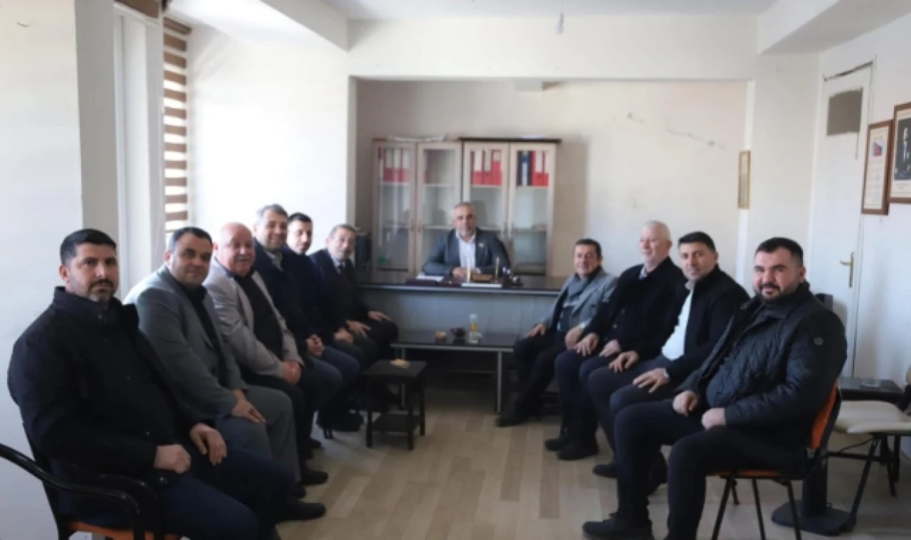 Kooperatif'ten Muhtarlar derneğine hayırlı olsun ziyareti