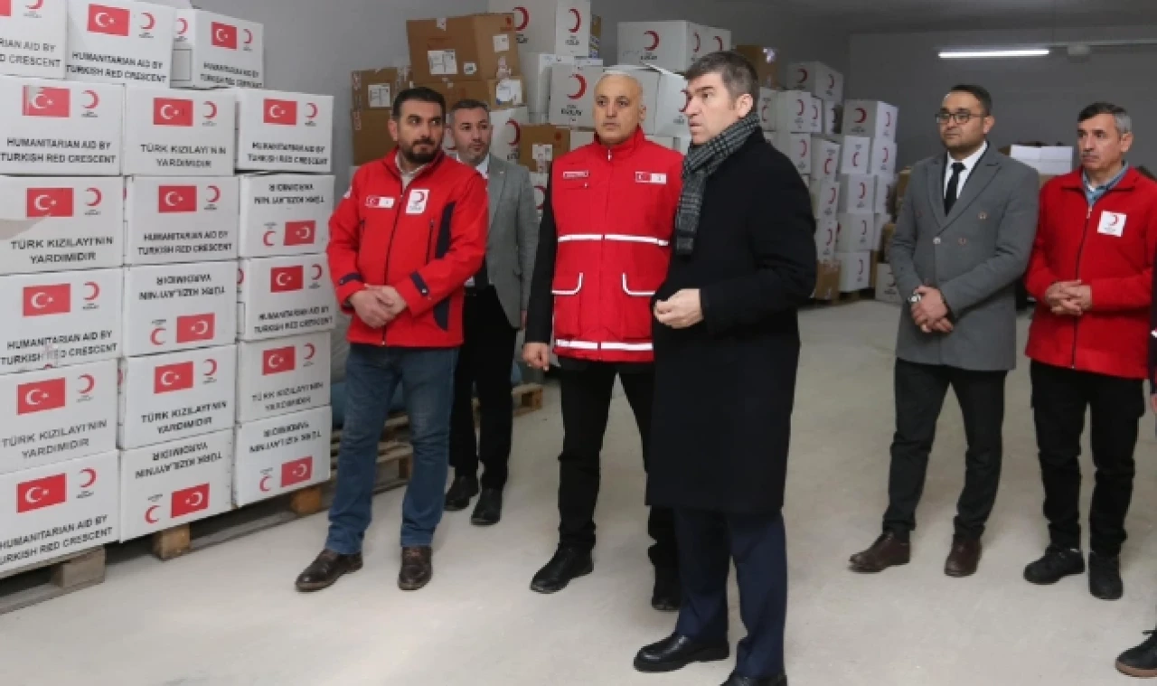 Vali Bakan, Kızılay ve Yeşilay ile bir araya geldi