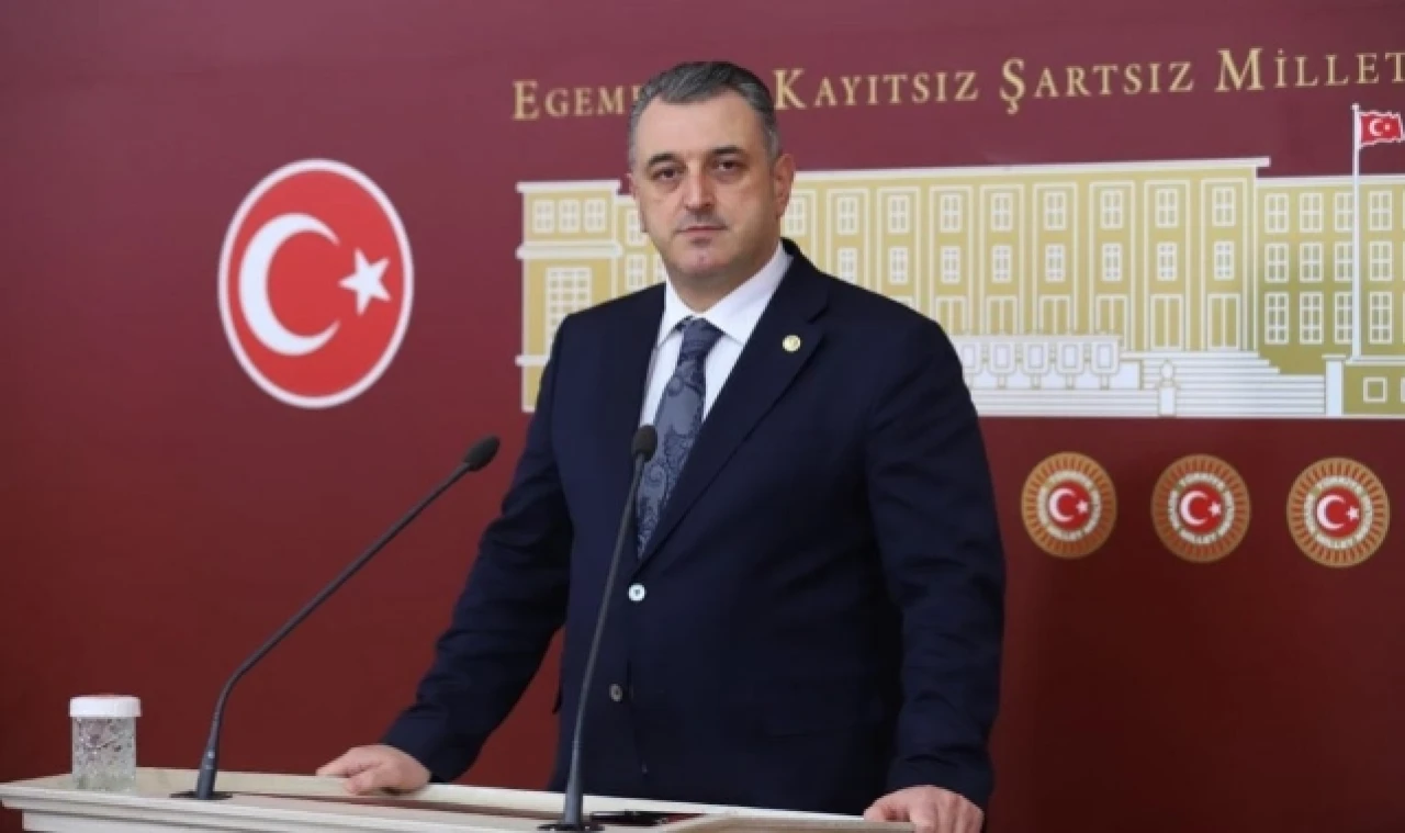 Vekil Çilez, 6 Şubat Depreminde Hayatını Kaybedenleri Andı
