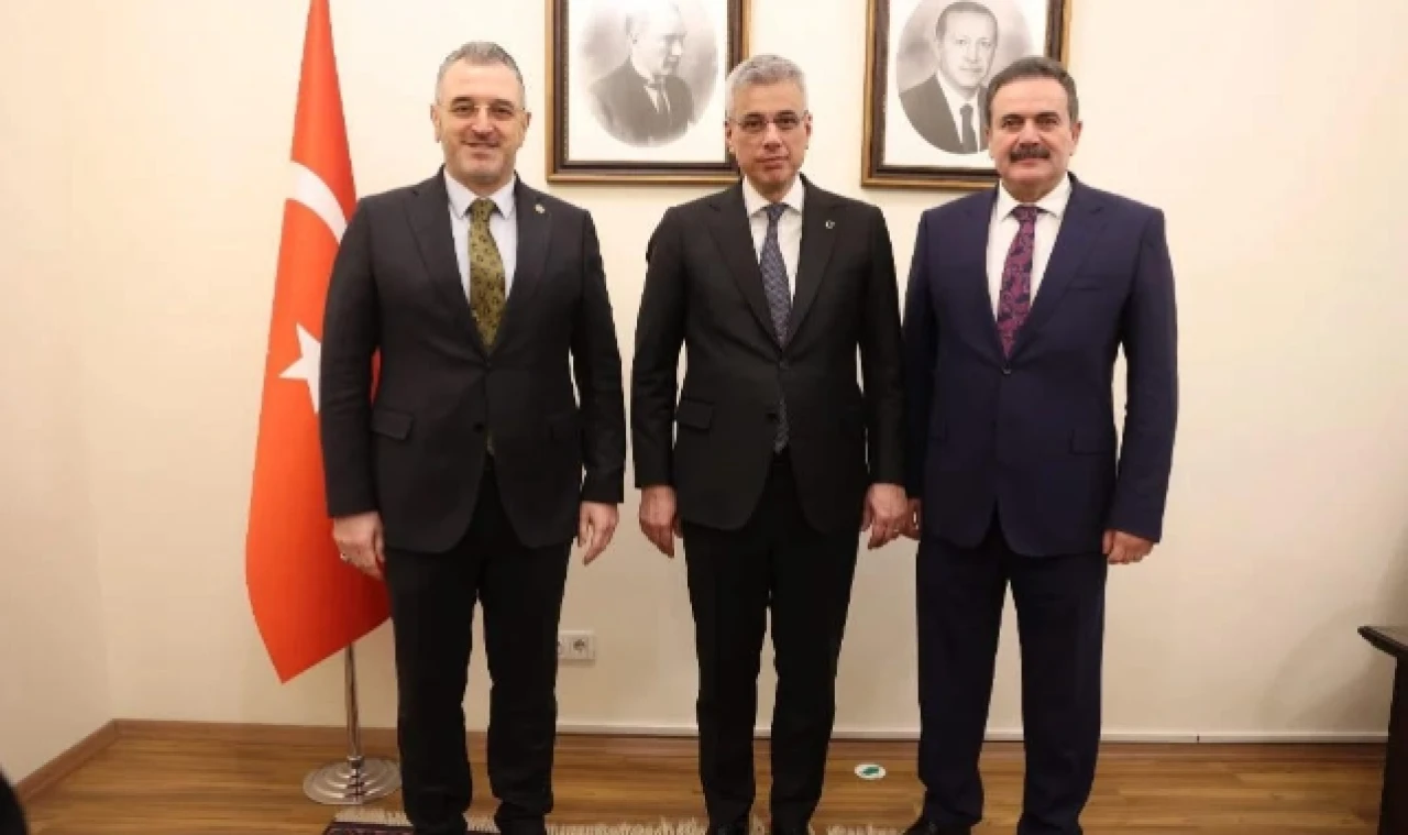 Vekil İpek ve Çilez, Bakan Memişoğlunu ziyaret etti.