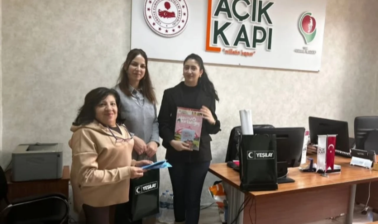 Yeşilay afiş ve broşür verdi