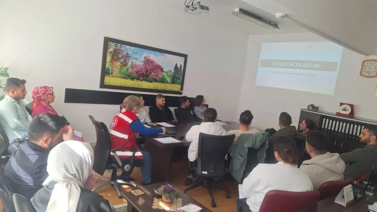 Genç çiftlere evlilik öncesi eğitim