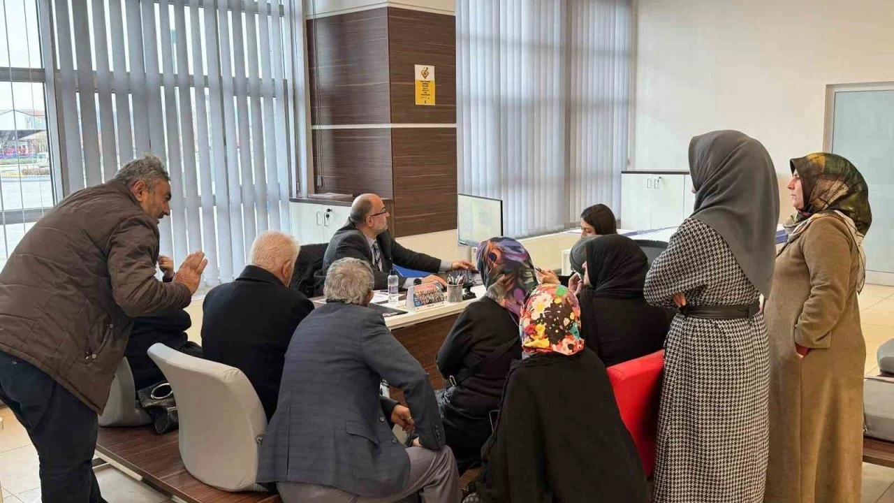 Çorum’da kentsel dönüşüme girecek mahalledeki vatandaşlarla görüşmeler başladı
