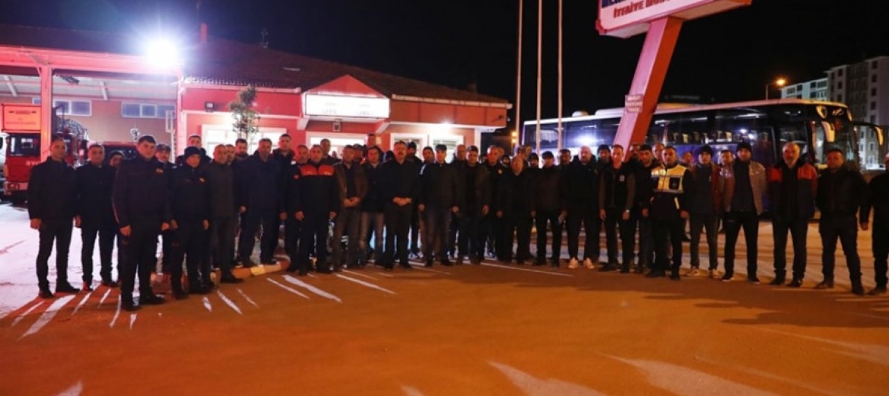 50 KİŞİLİK EKİP HATAY’A ULAŞTI