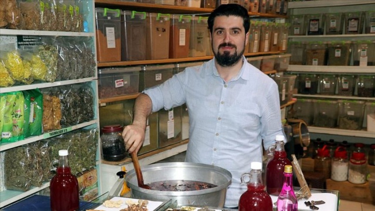 6 ASIRLIK TARİFLE OSMANLI ŞERBETİ KAYNATIYOR