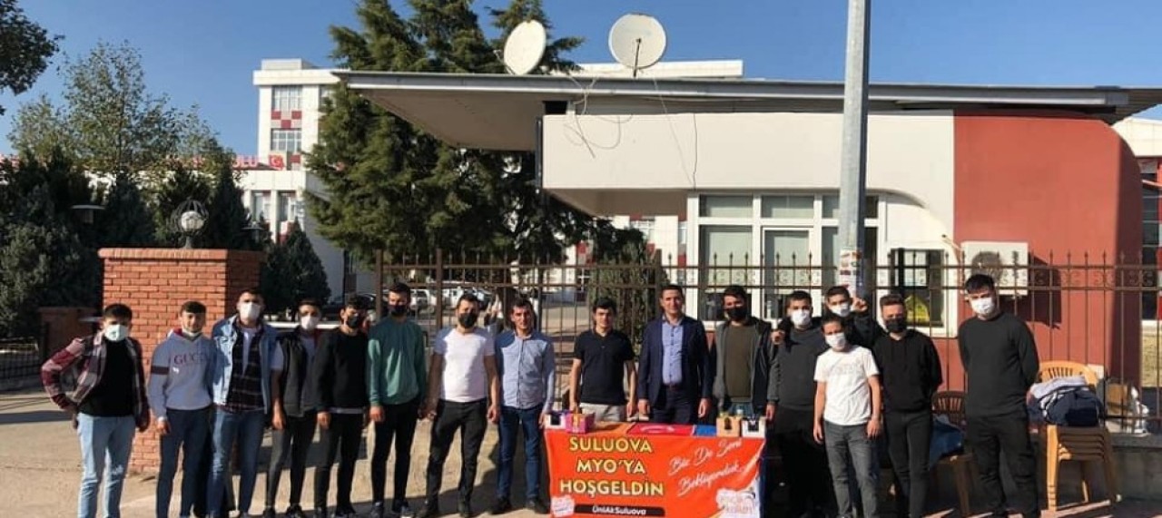 AK GENÇLİK’TEN ÜNİVERSİTE ÖĞRENCİLERİNE ZİYARET