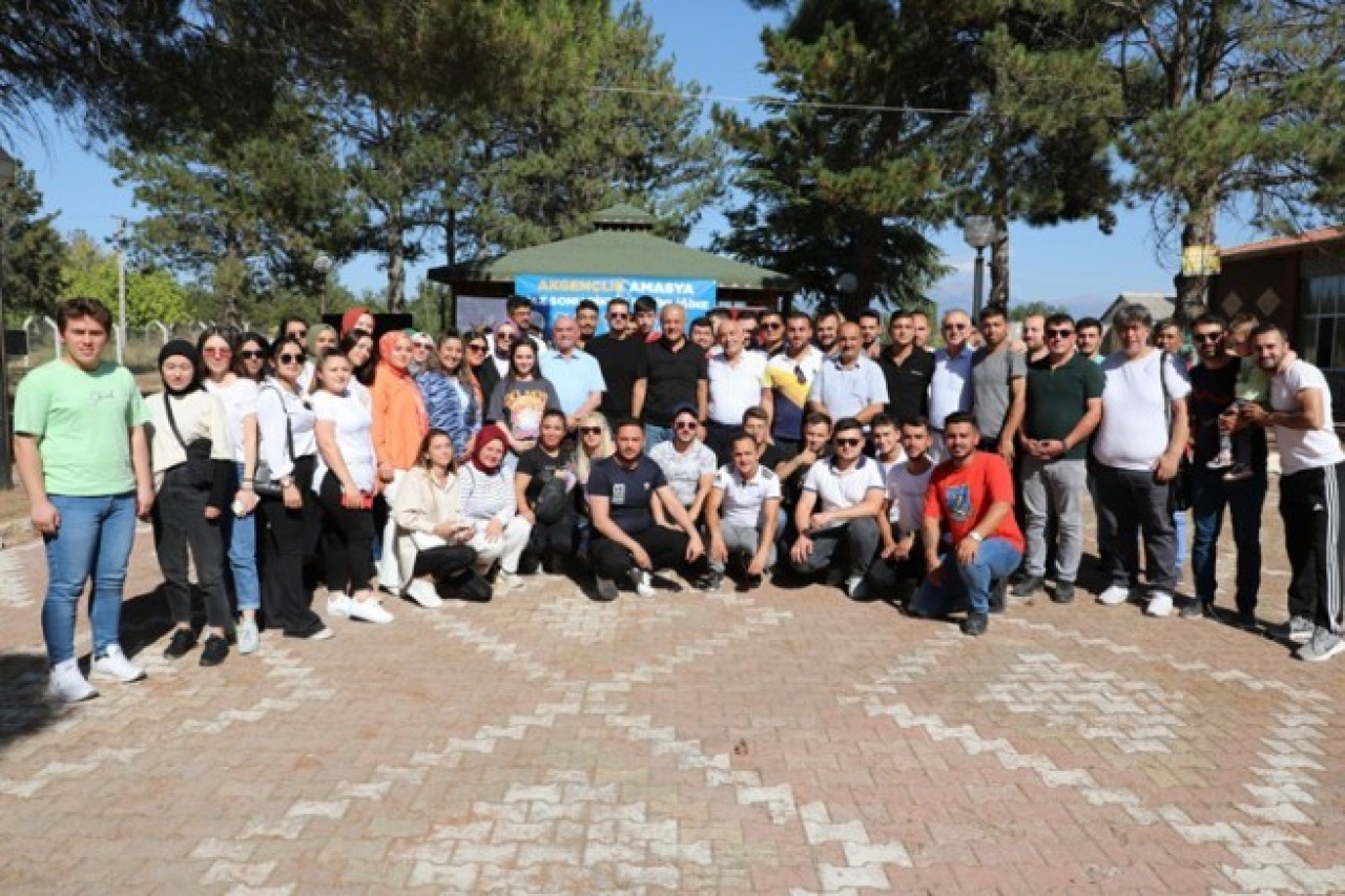 AK GENÇLİKTEN YAZ SONU PİKNİĞİ