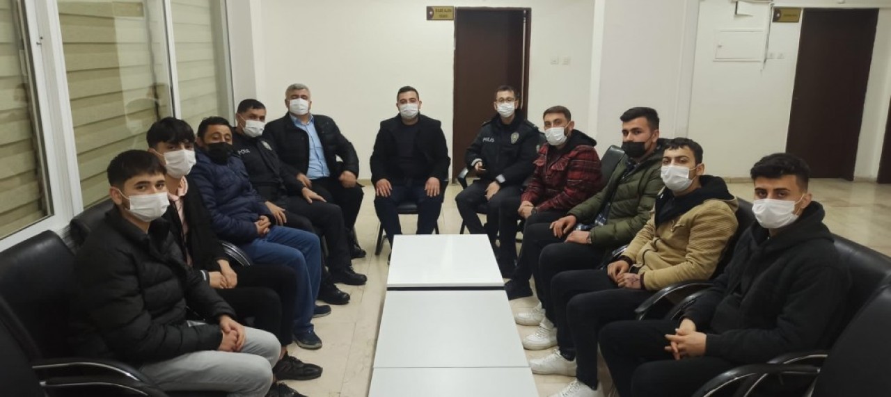AK GENÇLİKTEN YENİ YIL MESAİSİ