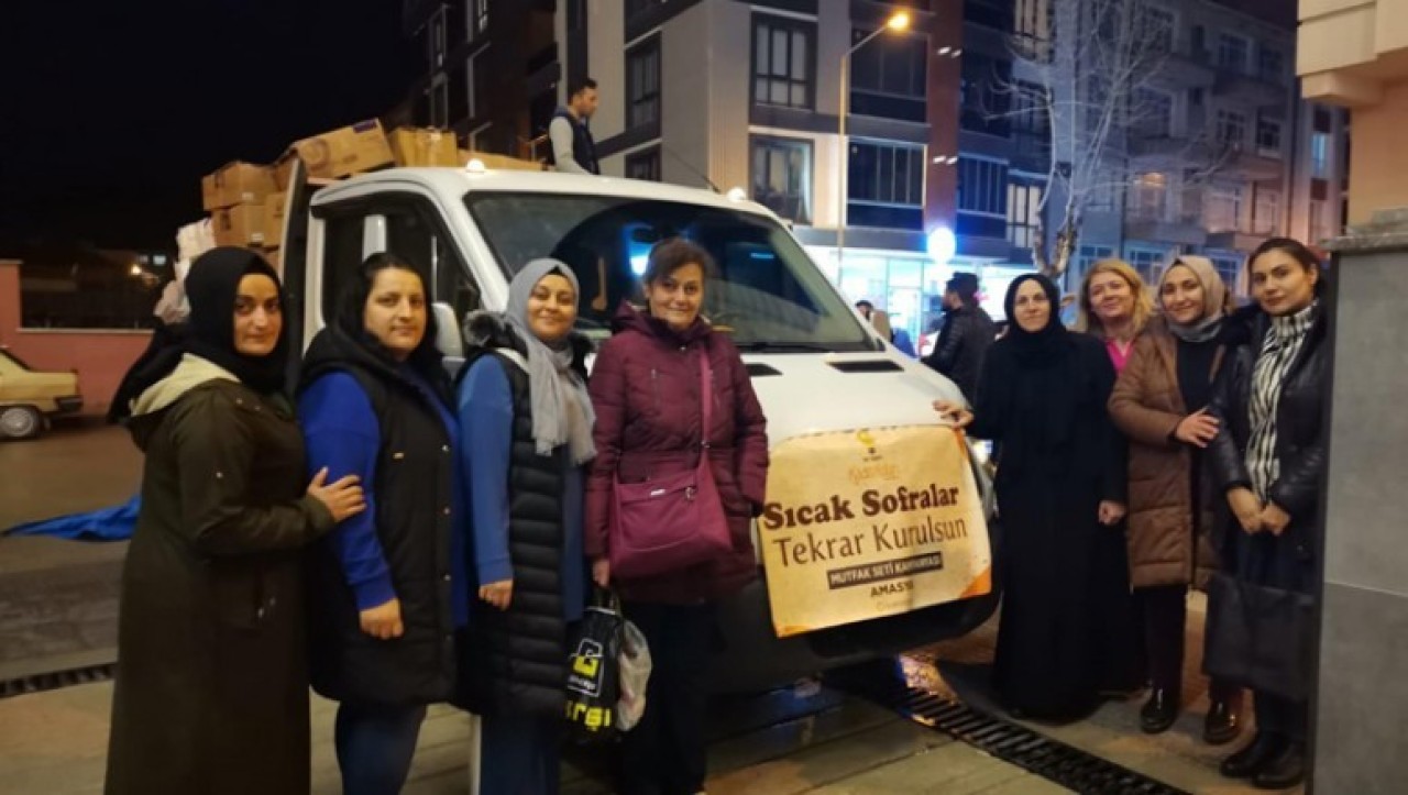 AK KADINLAR’DAN BÖLGEYE MUTFAK MALZEMESİ